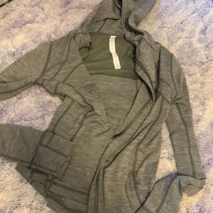 Barely worn light zip up Lululemon
